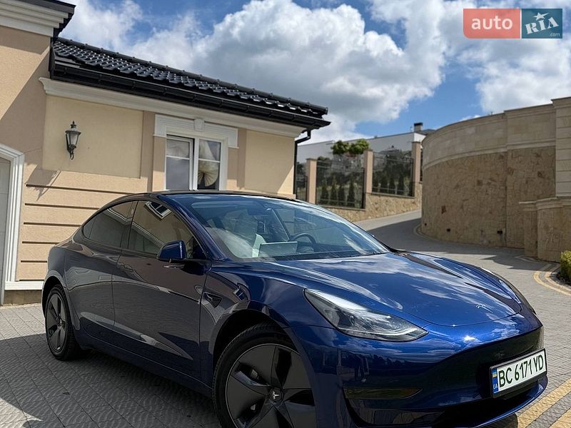 Tesla Model 3 2023