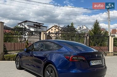 Седан Tesla Model 3 2023 в Львові