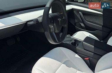 Седан Tesla Model 3 2023 в Львові