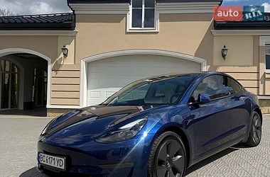 Седан Tesla Model 3 2023 в Львові