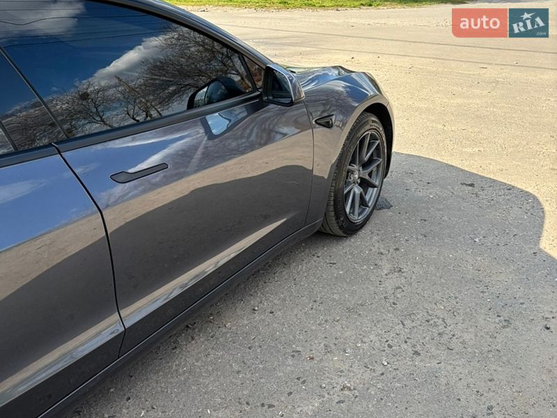 Седан Tesla Model 3 2023 в Харкові