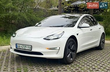 Седан Tesla Model 3 2020 в Киеве