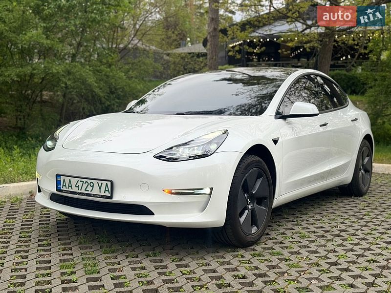 Седан Tesla Model 3 2020 в Киеве