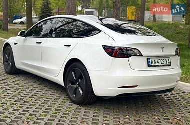 Седан Tesla Model 3 2020 в Киеве