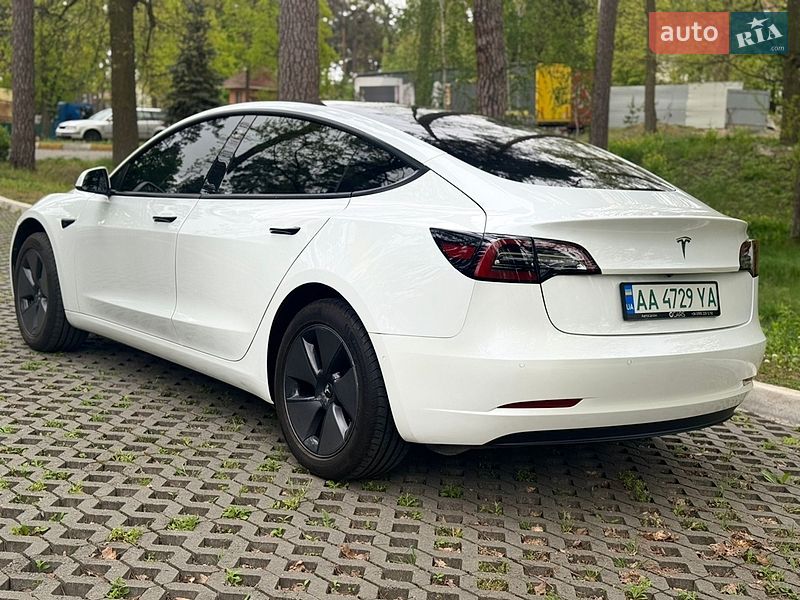 Седан Tesla Model 3 2020 в Киеве