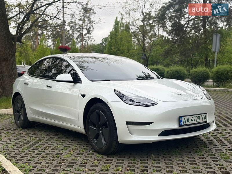 Седан Tesla Model 3 2020 в Киеве