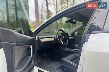 Седан Tesla Model 3 2020 в Киеве