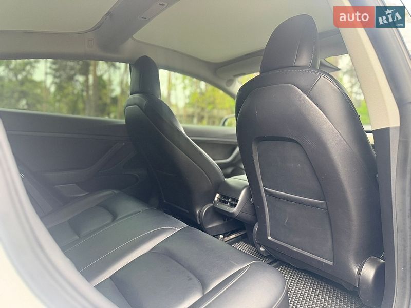 Седан Tesla Model 3 2020 в Киеве