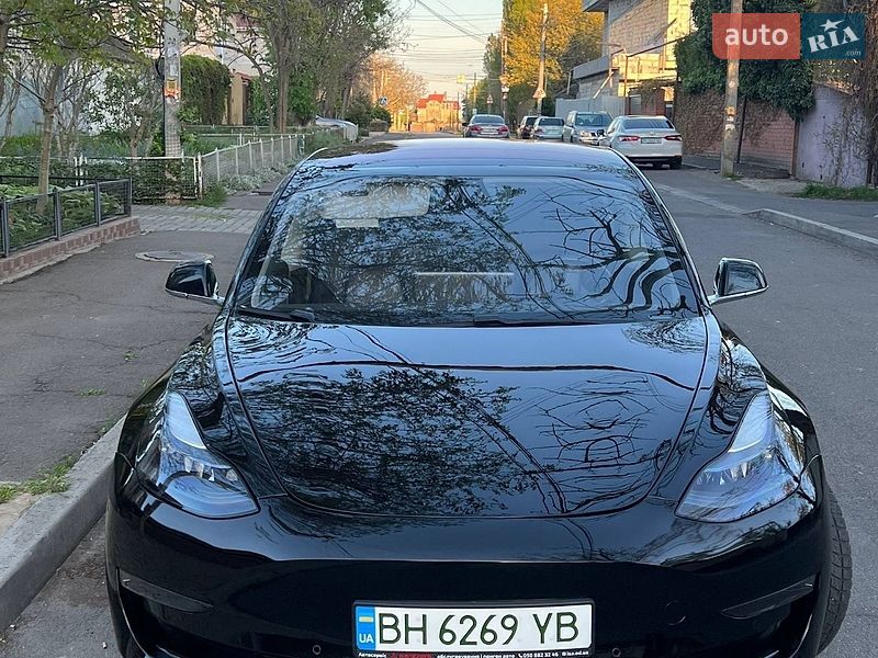 Tesla Model 3 2019