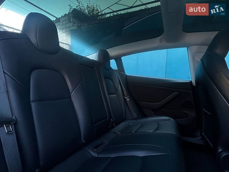 Седан Tesla Model 3 2019 в Одесі