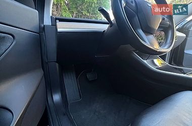 Седан Tesla Model 3 2019 в Одесі