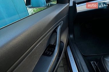 Седан Tesla Model 3 2019 в Одесі
