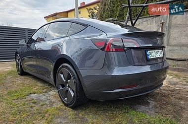 Седан Tesla Model 3 2023 в Львове