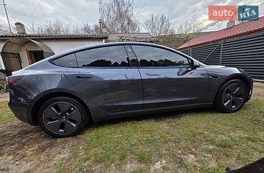 Седан Tesla Model 3 2023 в Львове