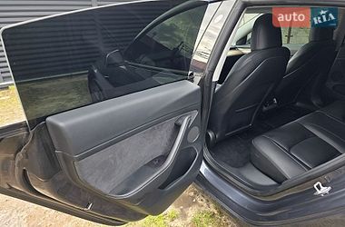Седан Tesla Model 3 2023 в Львове