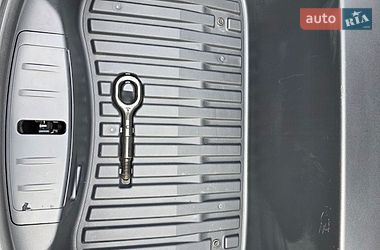 Седан Tesla Model 3 2023 в Львове