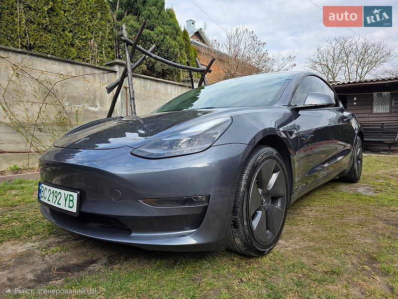 Седан Tesla Model 3 2023 в Львове