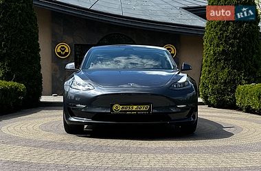 Седан Tesla Model 3 2022 в Львове