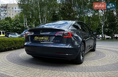 Седан Tesla Model 3 2022 в Львове