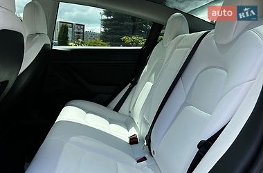 Седан Tesla Model 3 2022 в Львове