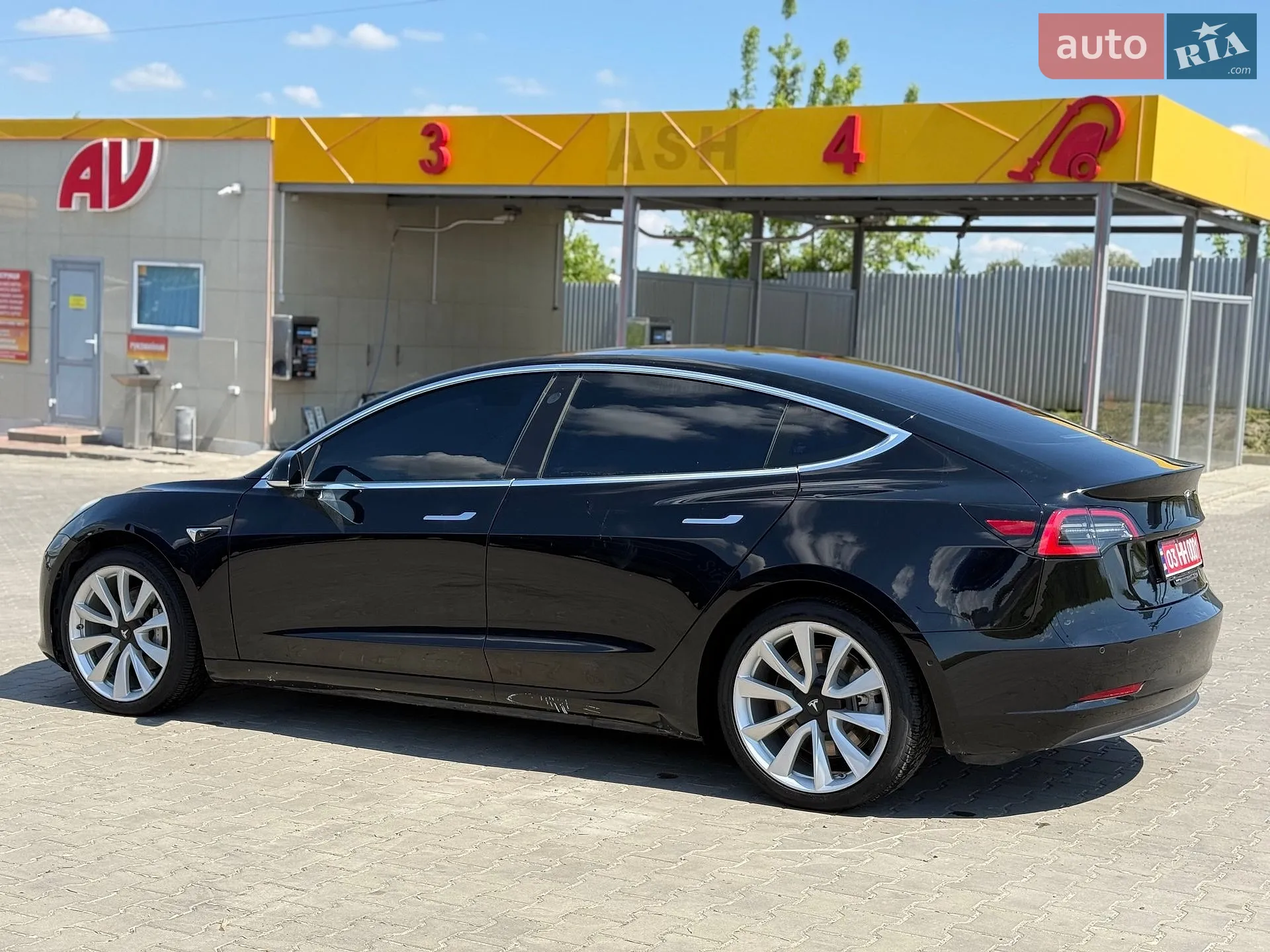 2019 Tesla Model 3 - мініатюра 9
