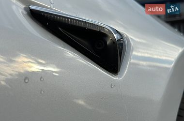 Седан Tesla Model 3 2018 в Кременчуці