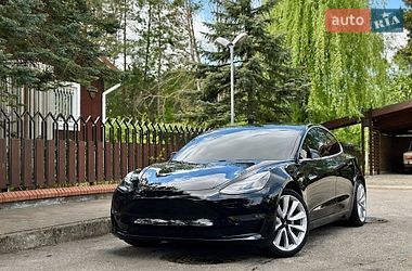 tesla model-3 2019 в Чернигов от профессионального продавца Roman