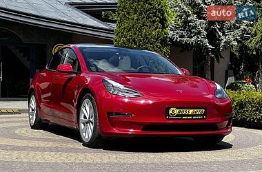 Седан Tesla Model 3 2023 в Львове
