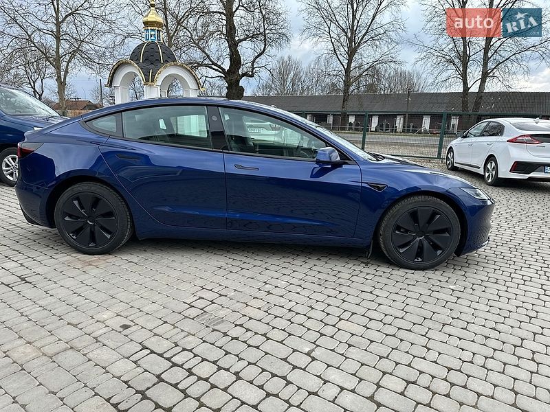 Седан Tesla Model 3 2024 в Коломые