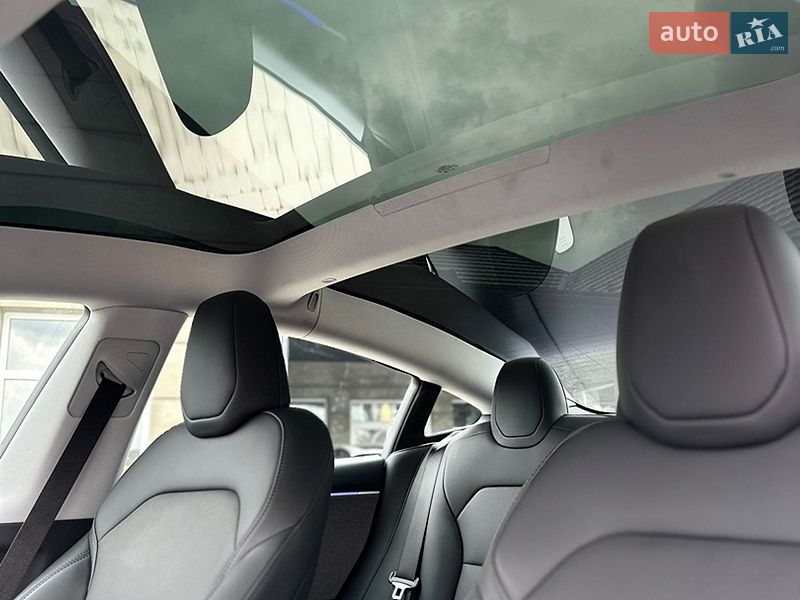 Седан Tesla Model 3 2024 в Коломые