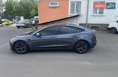 Седан Tesla Model 3 2022 в Киеве