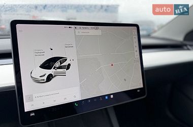 Седан Tesla Model 3 2022 в Броварах