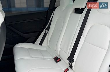 Седан Tesla Model 3 2022 в Броварах