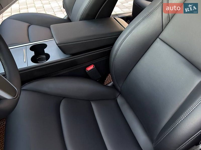Седан Tesla Model 3 2023 в Запорожье
