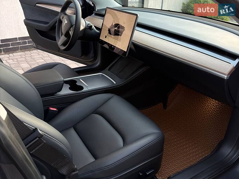 Седан Tesla Model 3 2023 в Запорожье