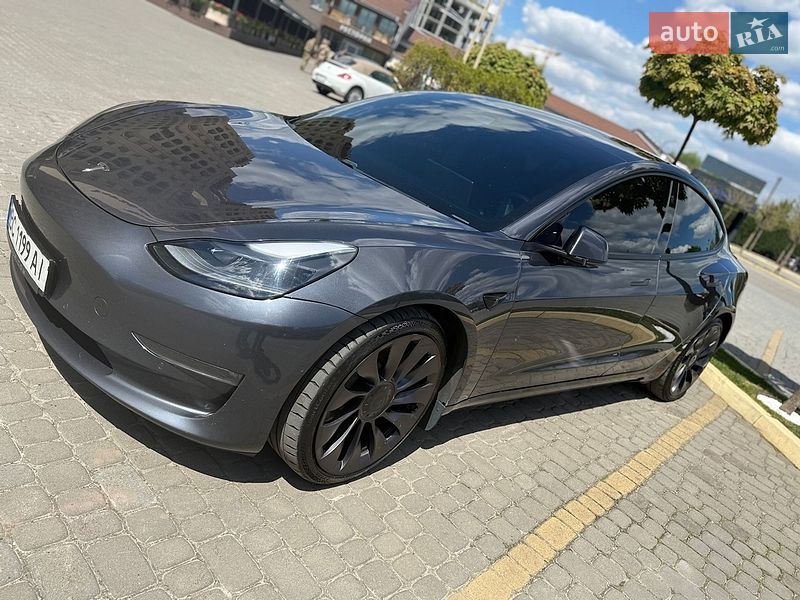 Седан Tesla Model 3 2021 в Львові