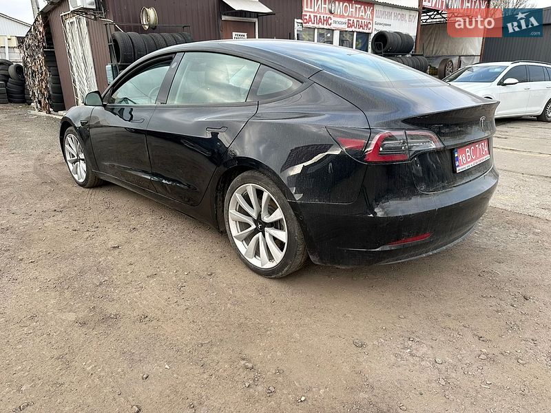 Седан Tesla Model 3 2022 в Києві