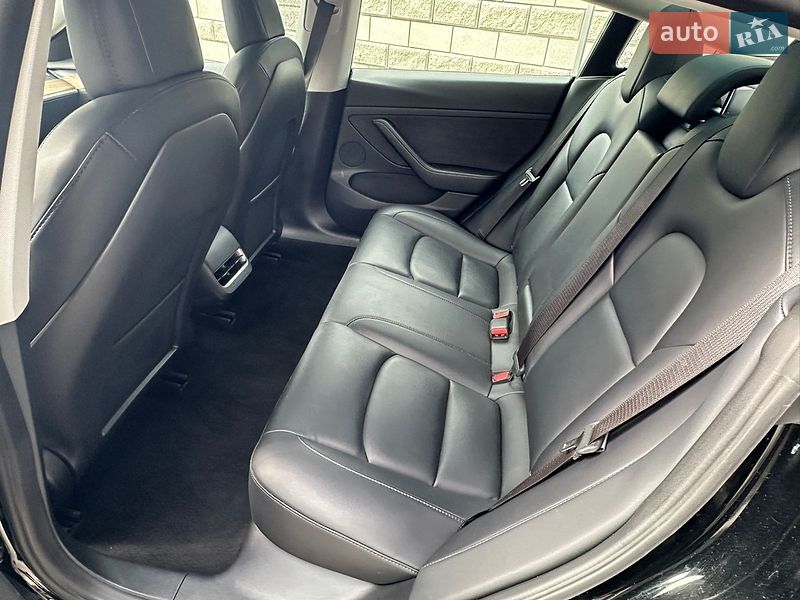 Седан Tesla Model 3 2022 в Києві