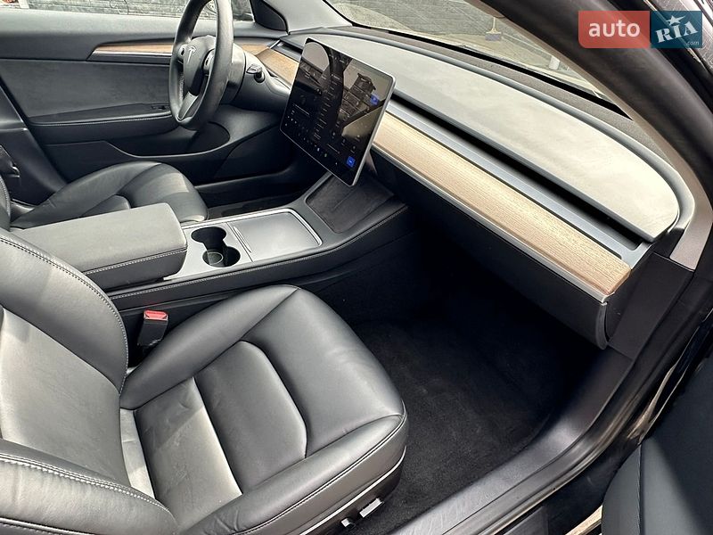 Седан Tesla Model 3 2022 в Києві