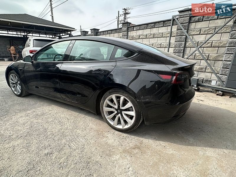 Седан Tesla Model 3 2022 в Києві