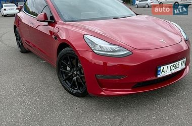 Седан Tesla Model 3 2018 в Киеве