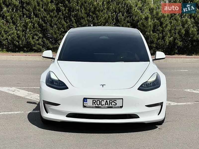 Седан Tesla Model 3 2022 в Киеве