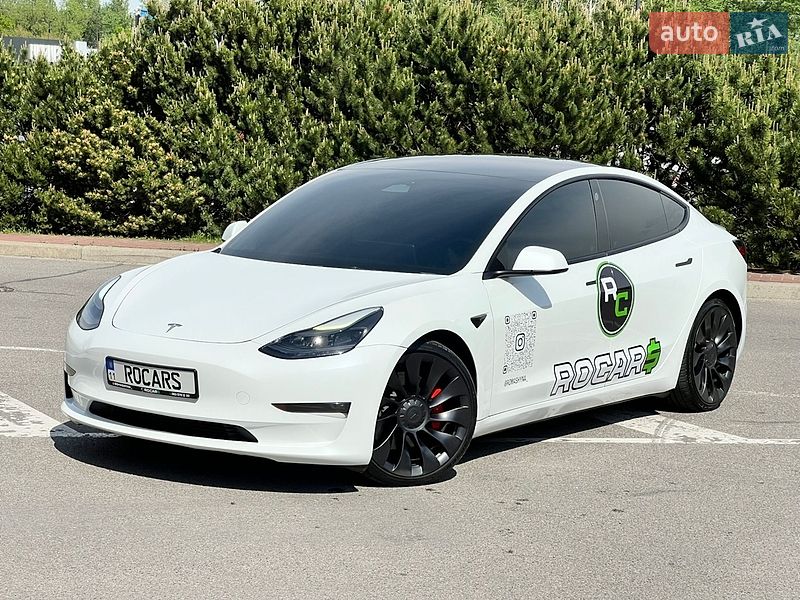 Седан Tesla Model 3 2022 в Киеве