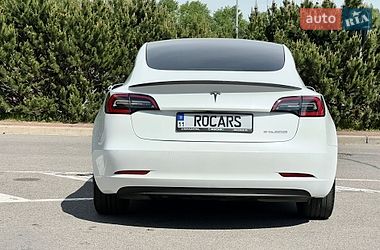 Седан Tesla Model 3 2022 в Киеве