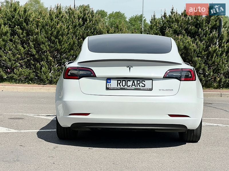 Седан Tesla Model 3 2022 в Киеве