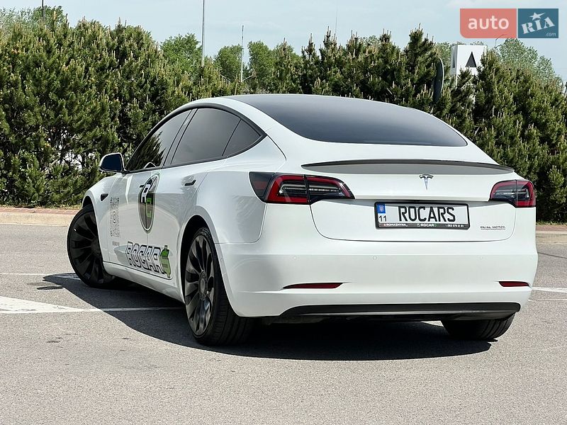 Седан Tesla Model 3 2022 в Киеве