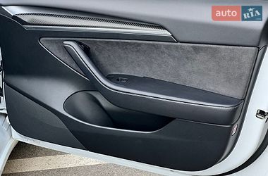 Седан Tesla Model 3 2022 в Киеве