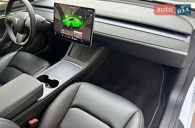 Седан Tesla Model 3 2022 в Киеве
