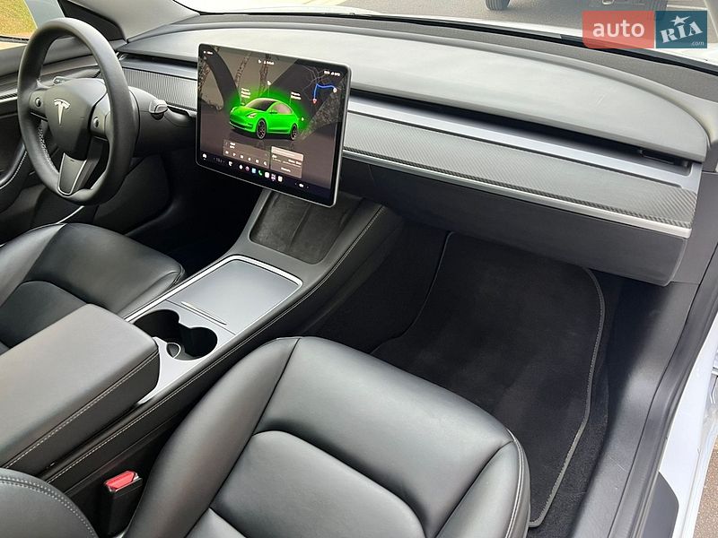 Седан Tesla Model 3 2022 в Киеве