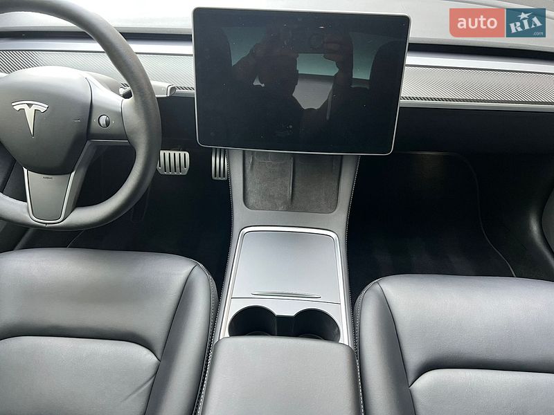 Седан Tesla Model 3 2022 в Киеве
